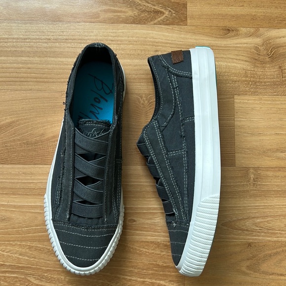 Blowfish Malibu Women’s Sneakers - Picture 3 of 16